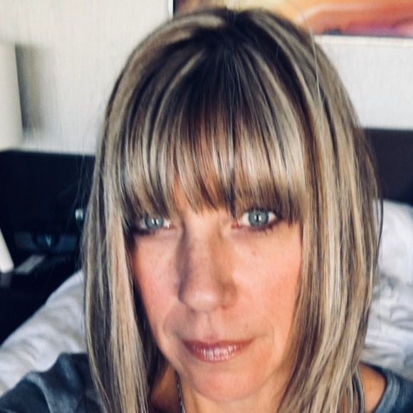 Meet your Posher, Michelle - Picture 1 of 1